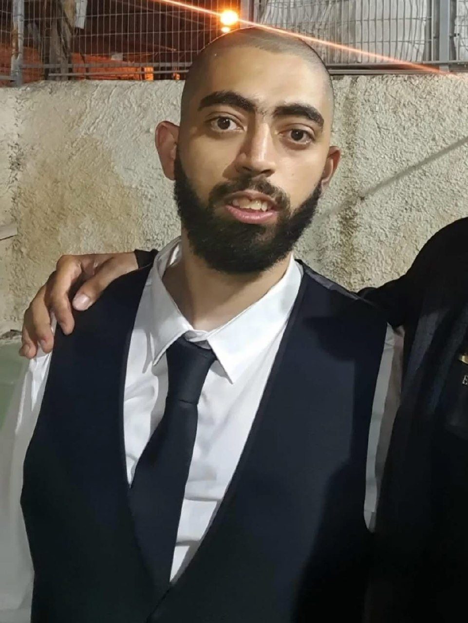 مقتل أحمد حفناوي رميًا بالرصاص في الرملة وإضرام النار بالشاحنة التي كان يعمل عليها بعد الجريمة

https://t.me/arb48