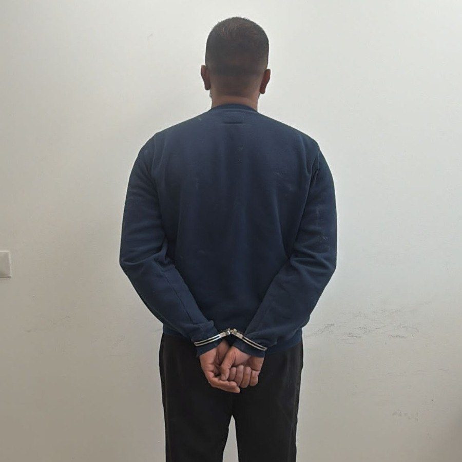 محكمة الصلح في بئر السبع تطلق سراح مشتبه بالسرقة من اللقية بعد سقوط صاروخ في ديمونا