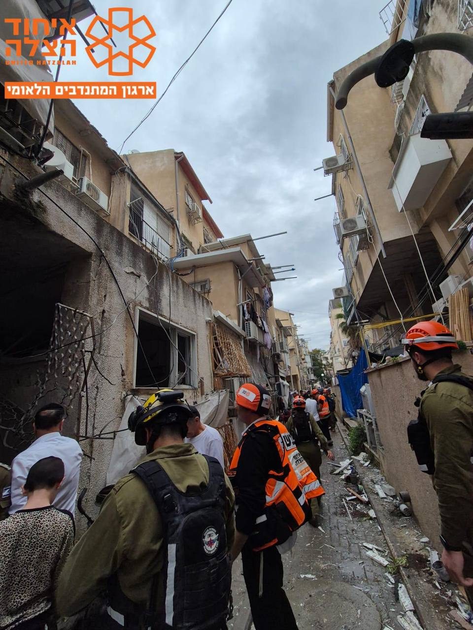 إصابة 20 شخصًا بينهم حالة خطيرة و3 متوسطة جراء سقوط صاروخ في بني براك